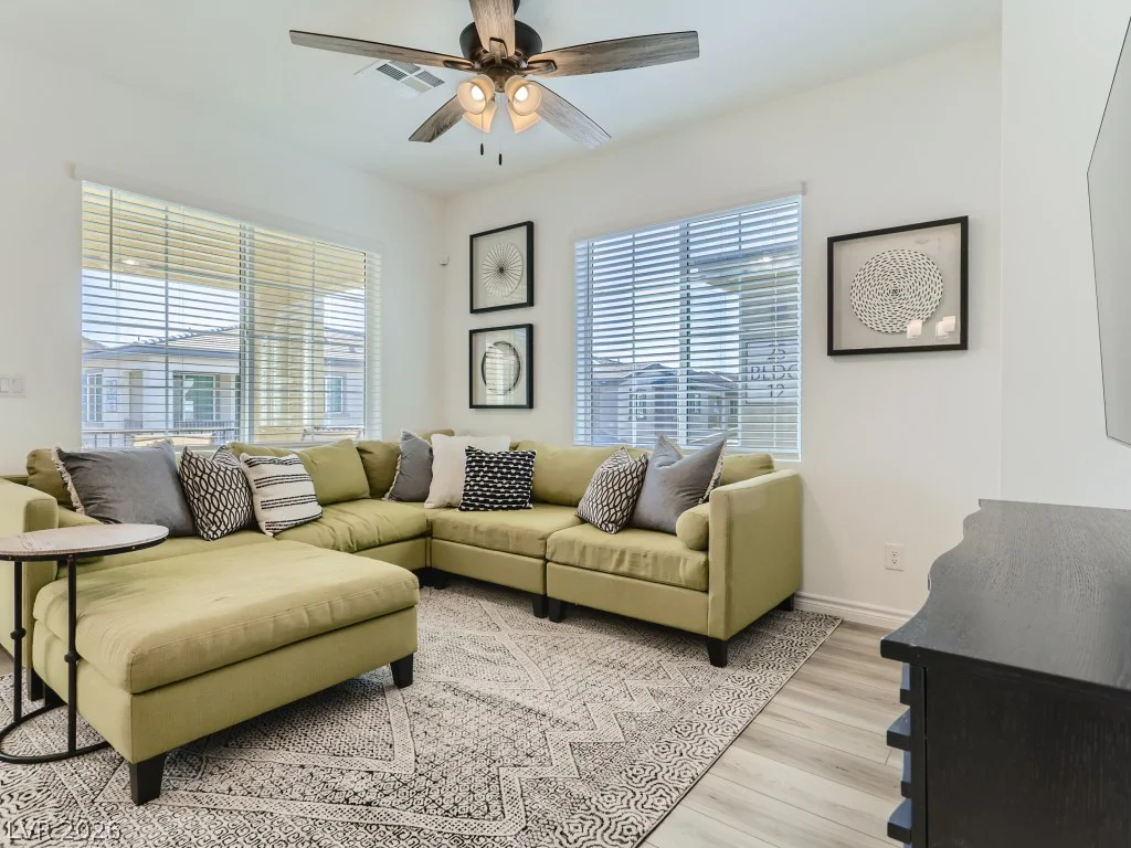 25 Barbara, Las Vegas, NV 89183