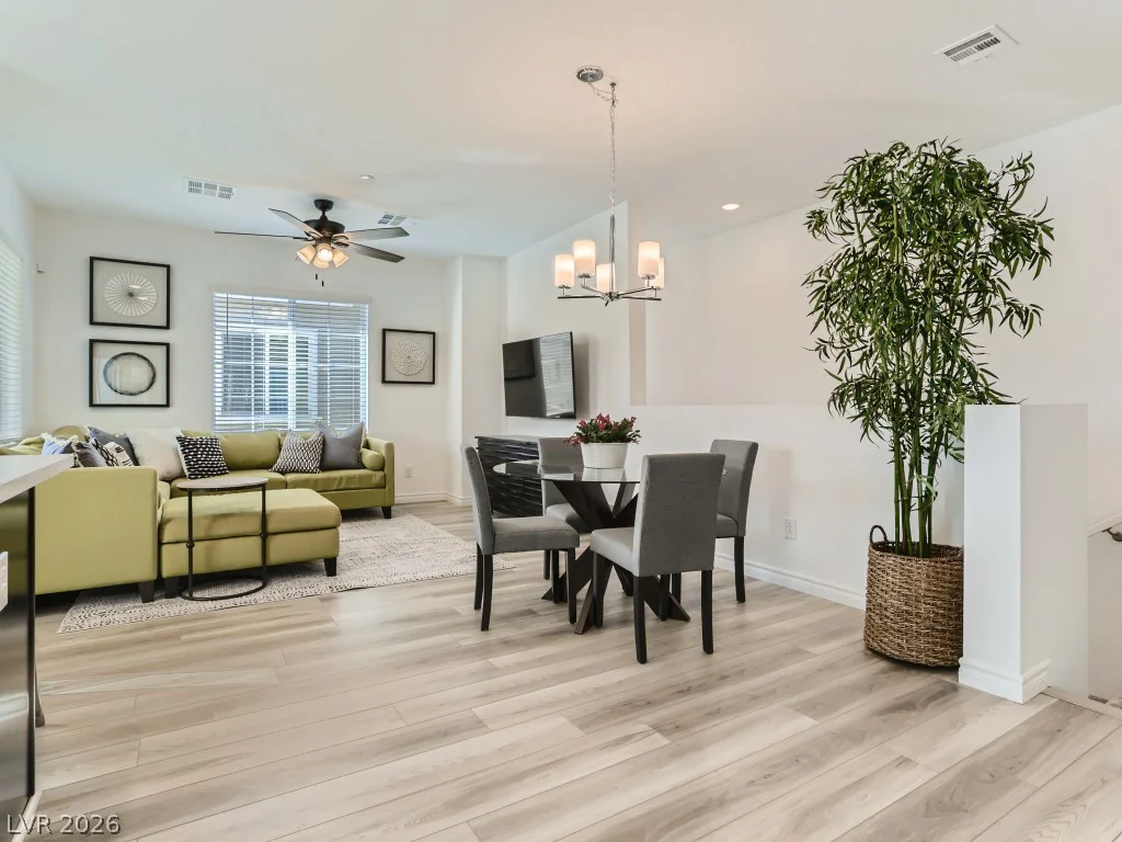 25 Barbara, Las Vegas, NV 89183