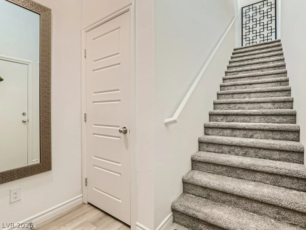 25 Barbara, Las Vegas, NV 89183
