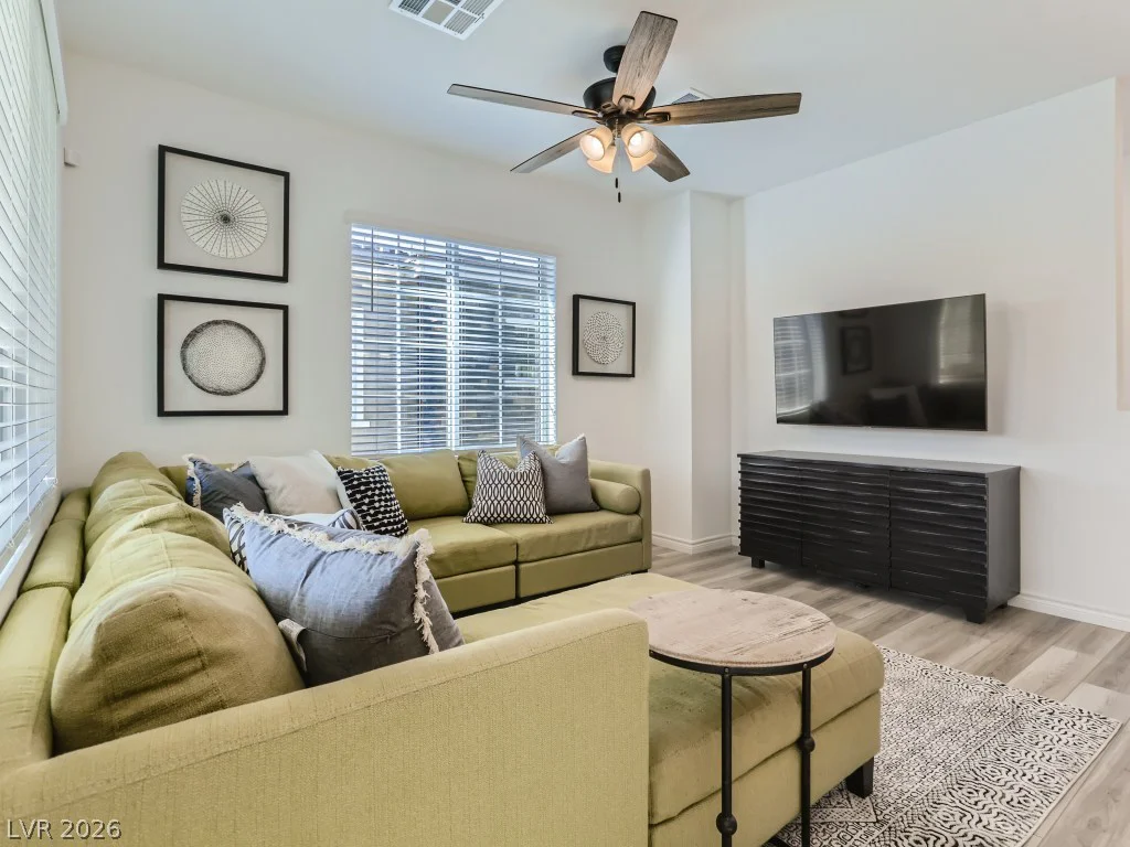 25 Barbara, Las Vegas, NV 89183