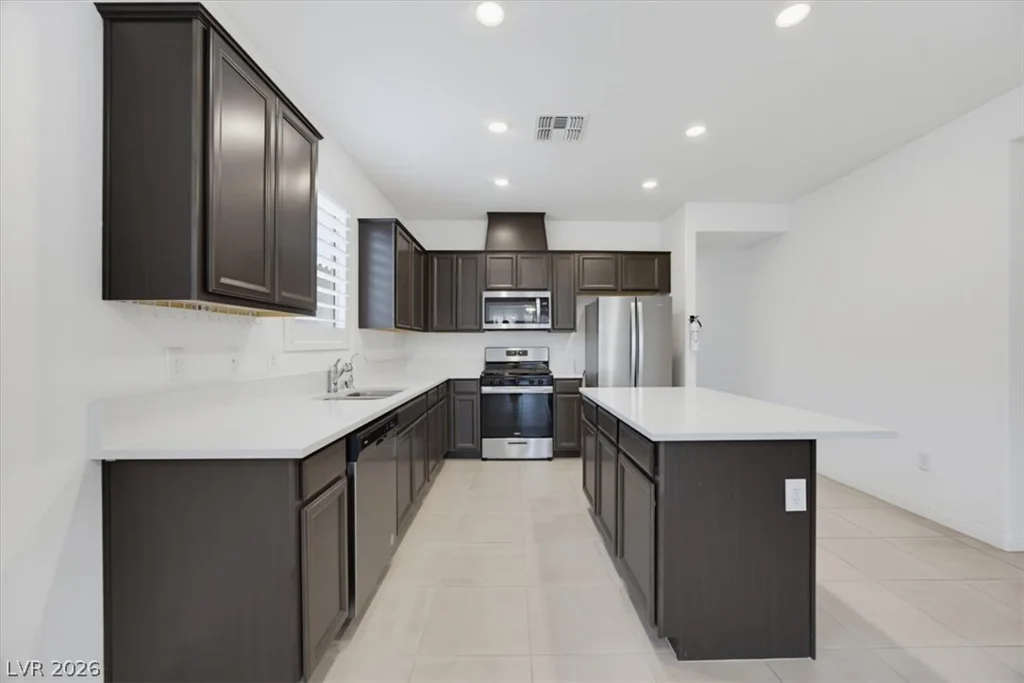 6819 Feather Hill, North Las Vegas, NV 89086