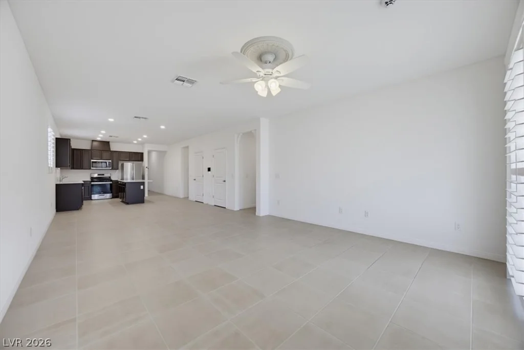 6819 Feather Hill, North Las Vegas, NV 89086