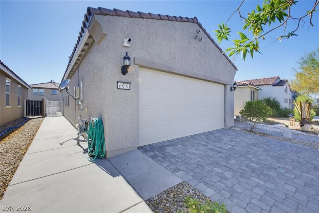 6819 Feather Hill, North Las Vegas, NV 89086
