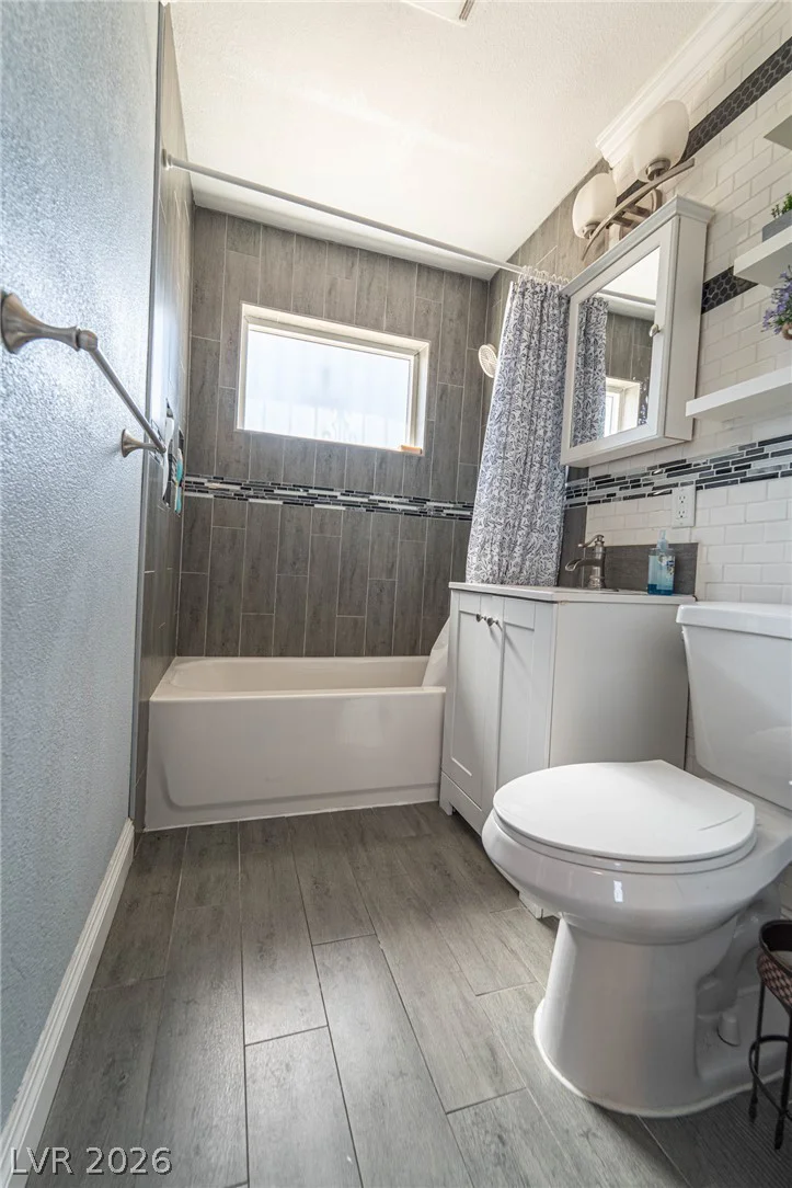 2101 Santa Paula, Las Vegas, NV 89104