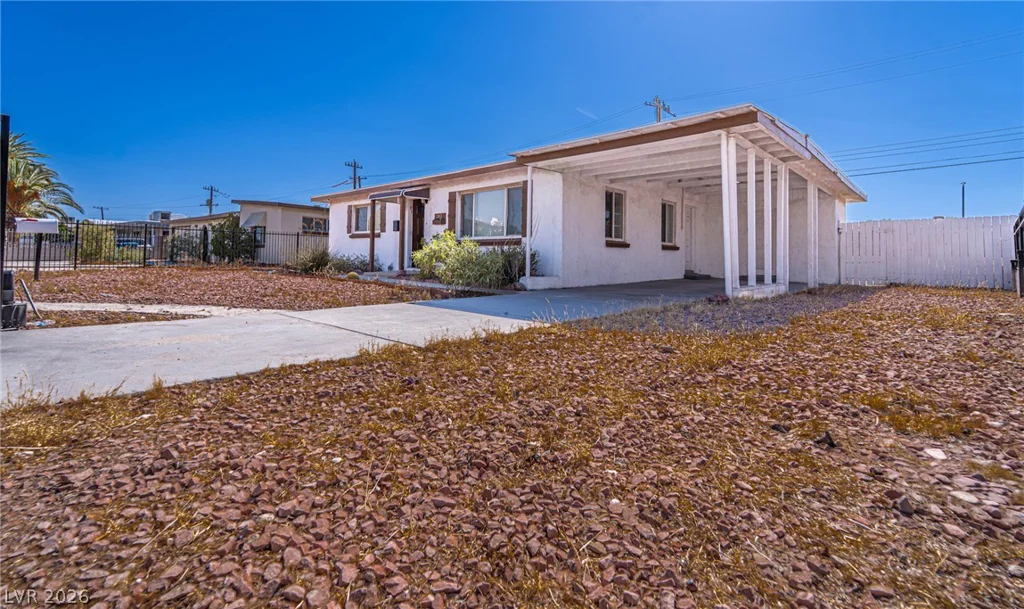 2101 Santa Paula, Las Vegas, NV 89104