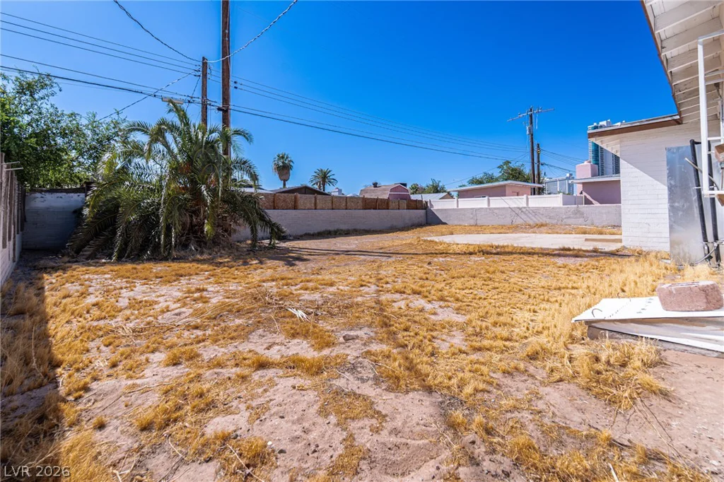 2101 Santa Paula, Las Vegas, NV 89104