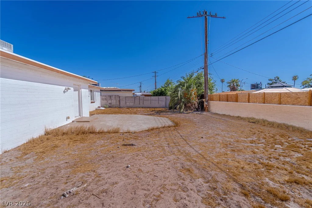 2101 Santa Paula, Las Vegas, NV 89104