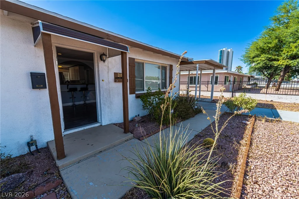 2101 Santa Paula, Las Vegas, NV 89104