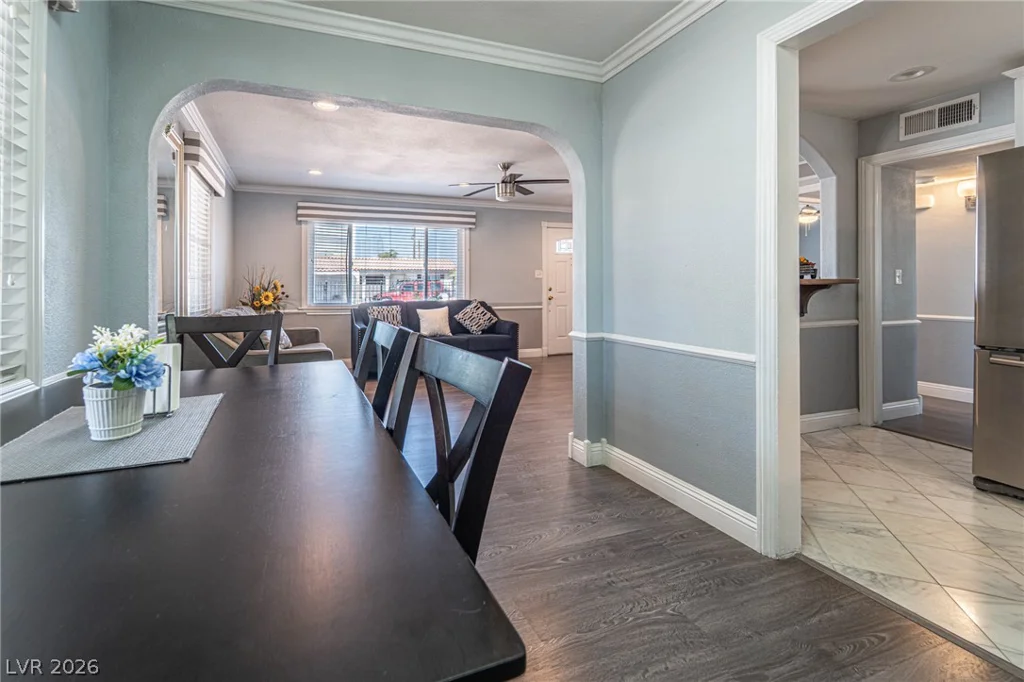 2101 Santa Paula, Las Vegas, NV 89104