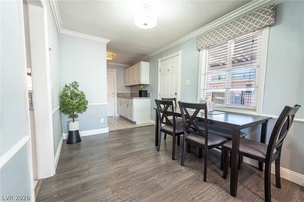 2101 Santa Paula, Las Vegas, NV 89104