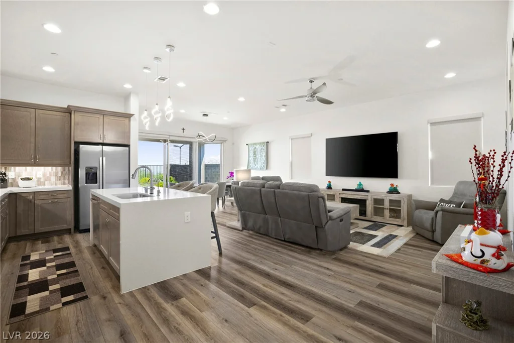 382 Nine Mile Creek, Las Vegas, NV 89138