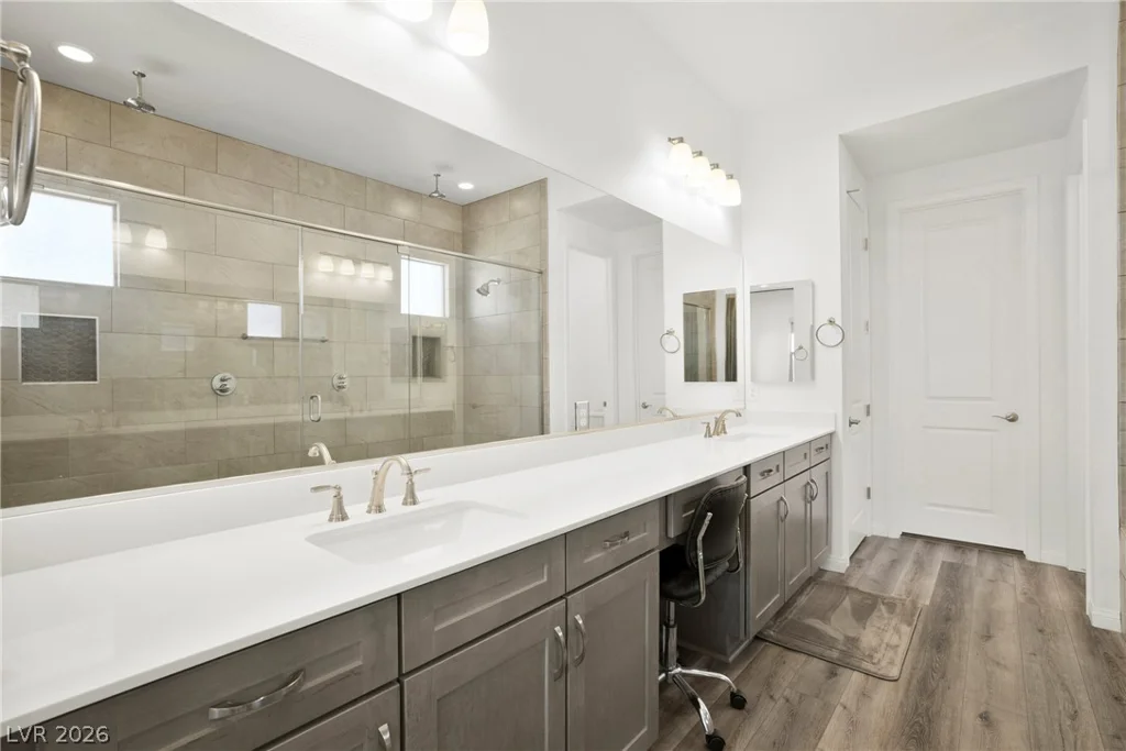 382 Nine Mile Creek, Las Vegas, NV 89138