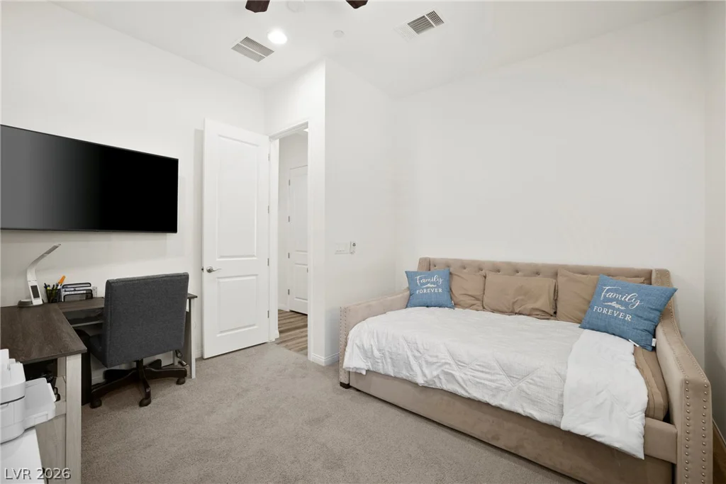 382 Nine Mile Creek, Las Vegas, NV 89138