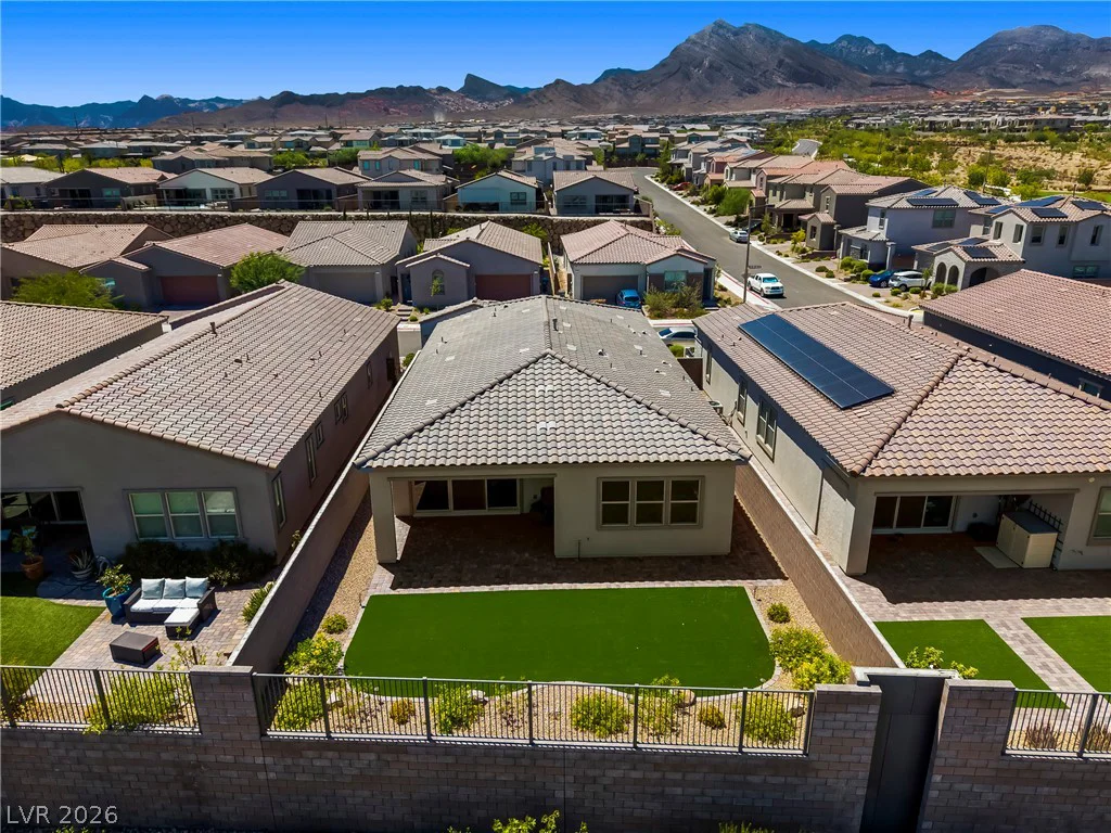 382 Nine Mile Creek, Las Vegas, NV 89138