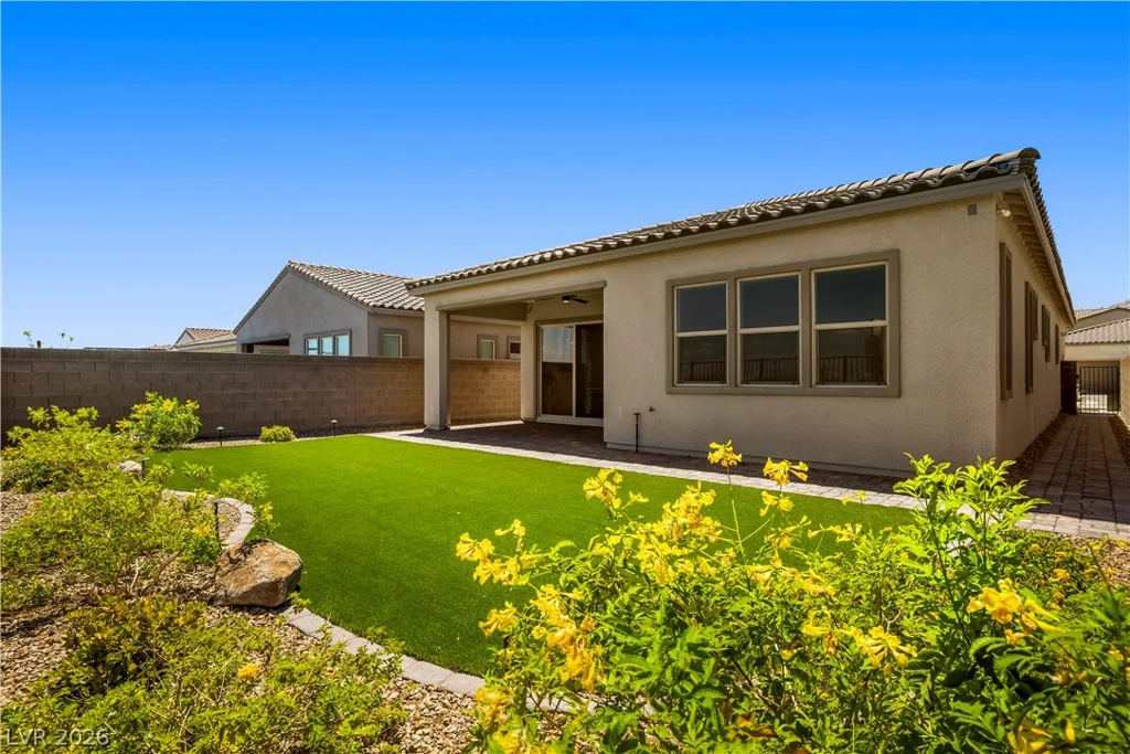 382 Nine Mile Creek, Las Vegas, NV 89138