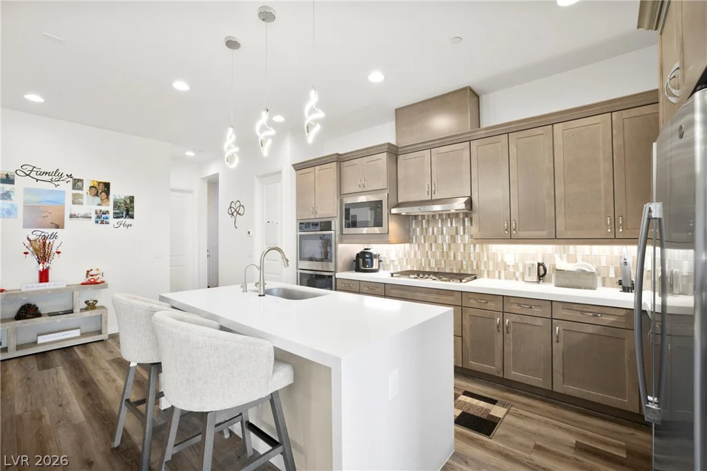 382 Nine Mile Creek, Las Vegas, NV 89138