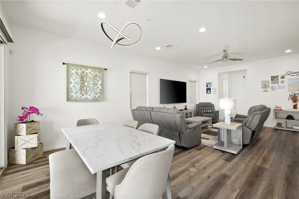 382 Nine Mile Creek, Las Vegas, NV 89138