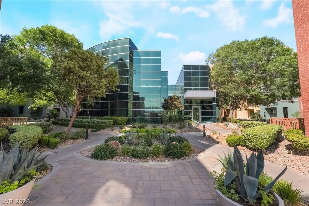 68 Serene, Las Vegas, NV 89123