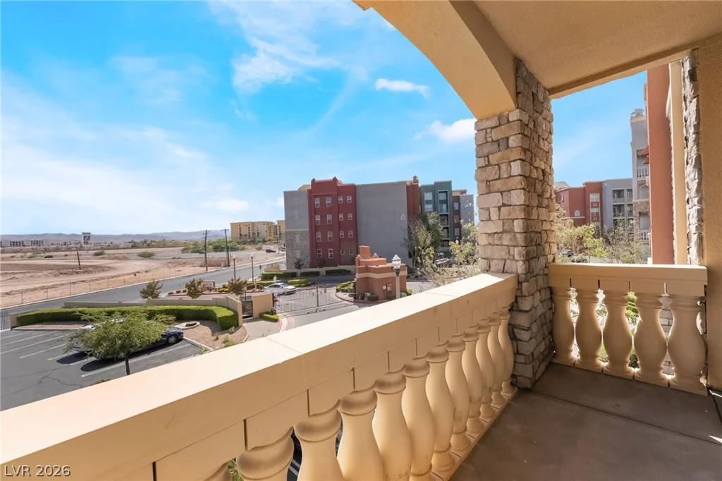 68 Serene, Las Vegas, NV 89123