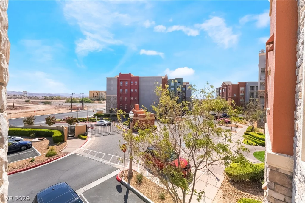 68 Serene, Las Vegas, NV 89123