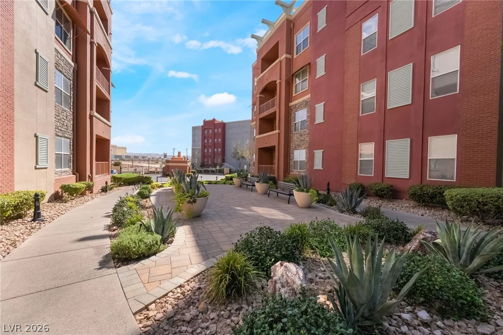 68 Serene, Las Vegas, NV 89123