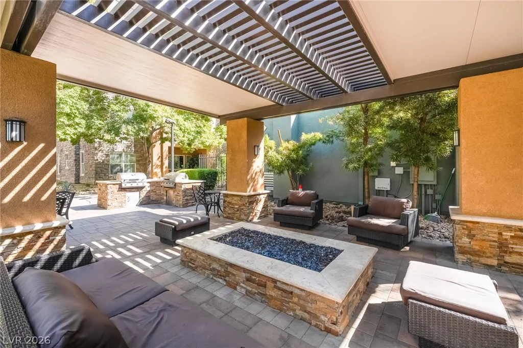 68 Serene, Las Vegas, NV 89123