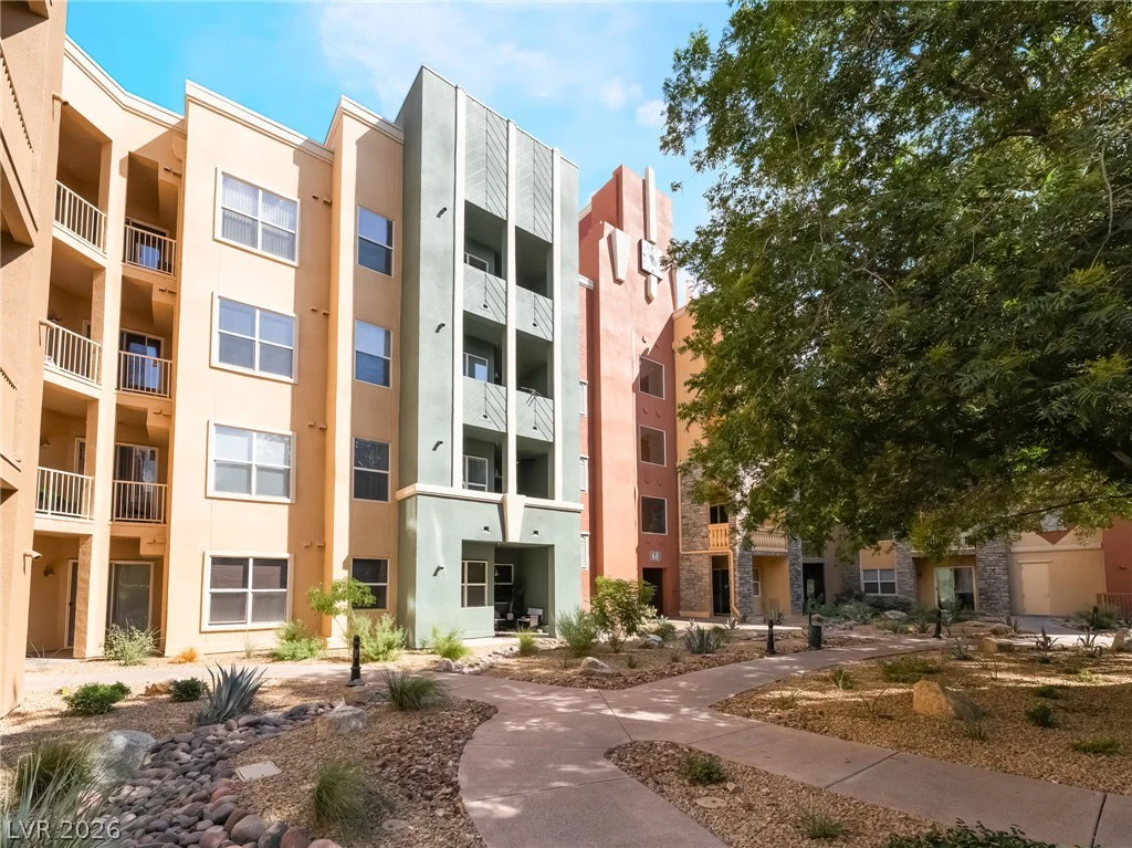 68 Serene, Las Vegas, NV 89123