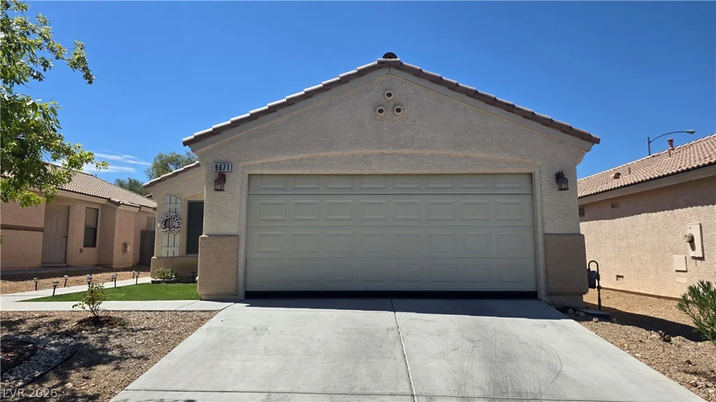 9671 Giddings, Las Vegas, NV 89148