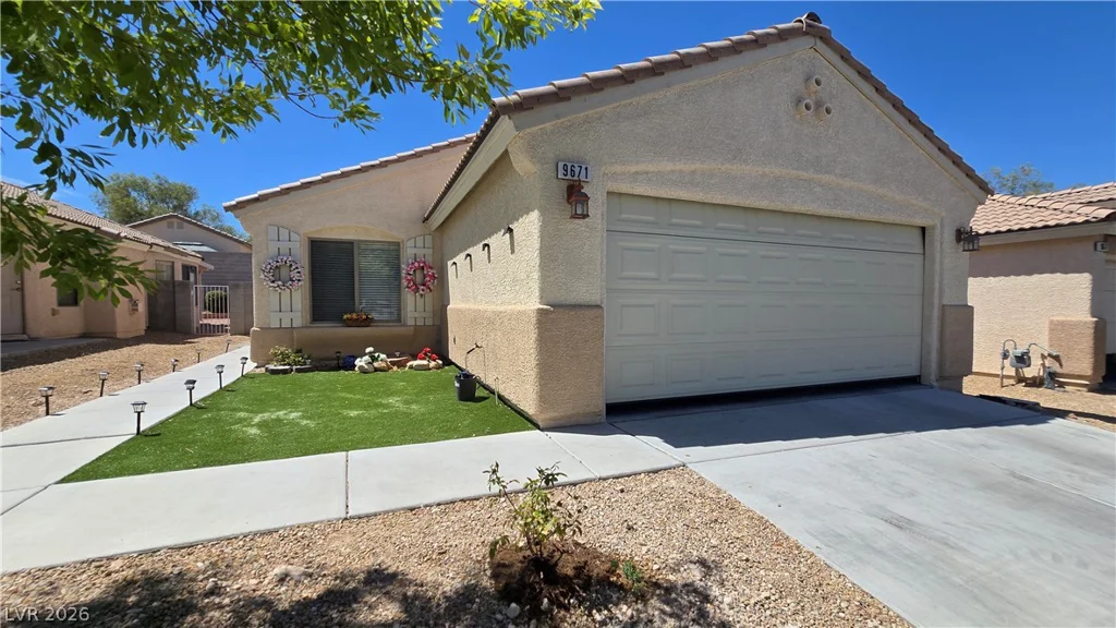 9671 Giddings, Las Vegas, NV 89148