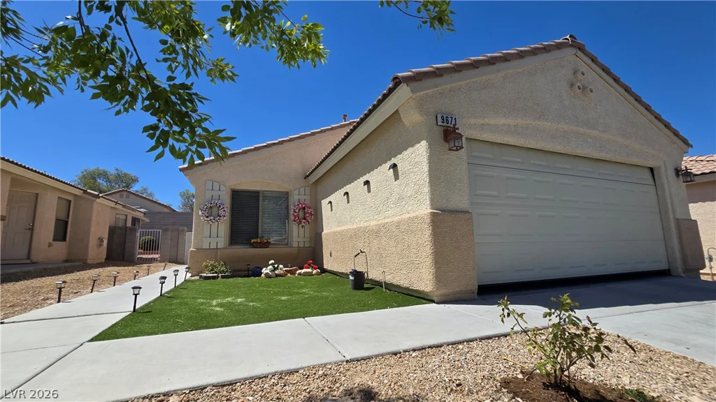 9671 Giddings, Las Vegas, NV 89148