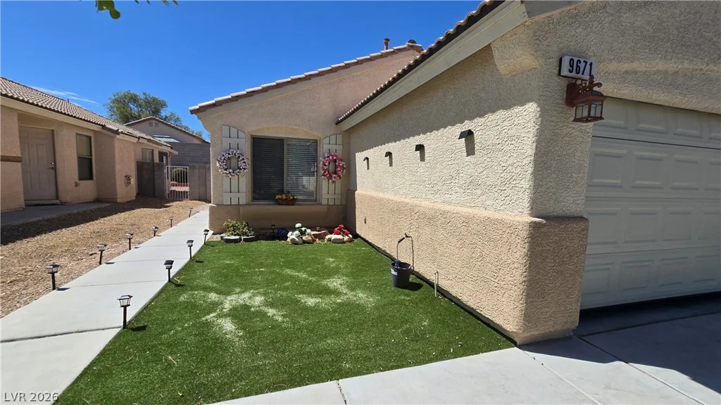 9671 Giddings, Las Vegas, NV 89148