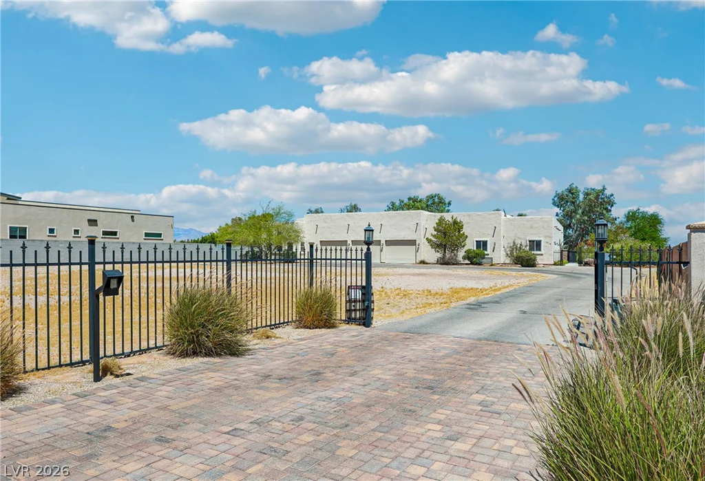 3910 Pebble, Las Vegas, NV 89139