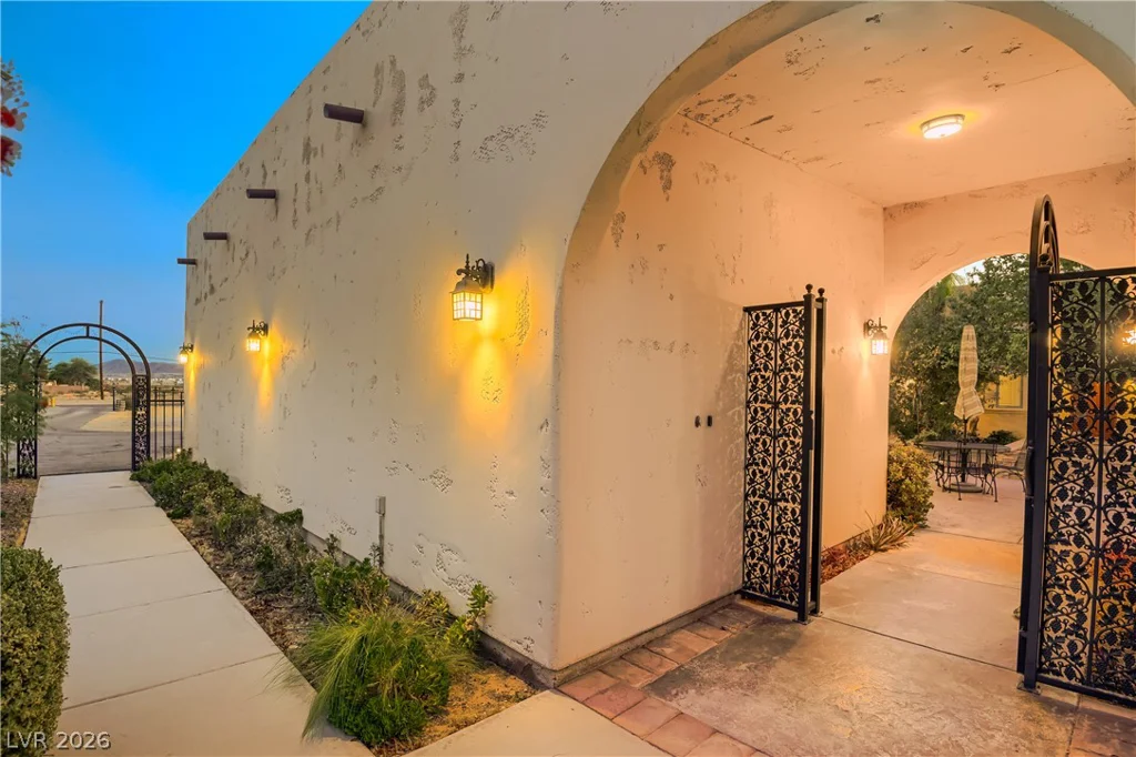 3910 Pebble, Las Vegas, NV 89139