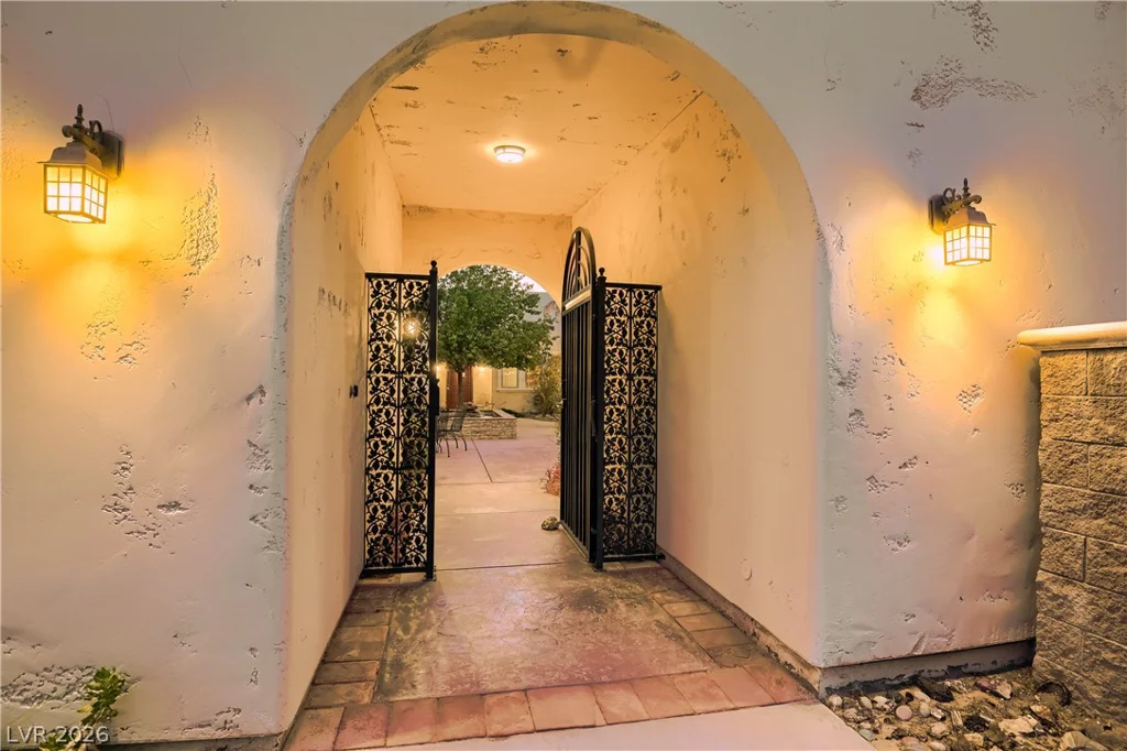 3910 Pebble, Las Vegas, NV 89139