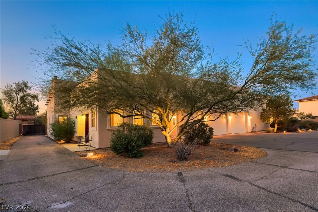 3910 Pebble, Las Vegas, NV 89139