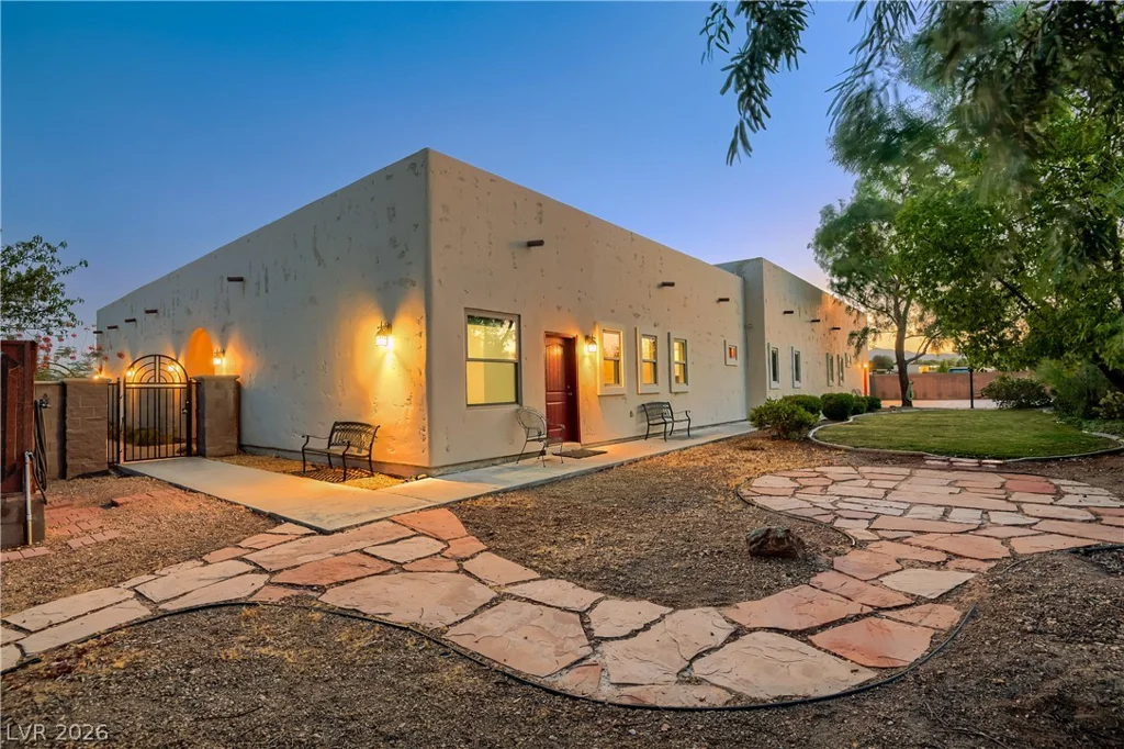 3910 Pebble, Las Vegas, NV 89139
