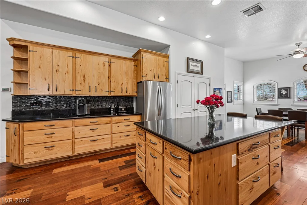 3910 Pebble, Las Vegas, NV 89139