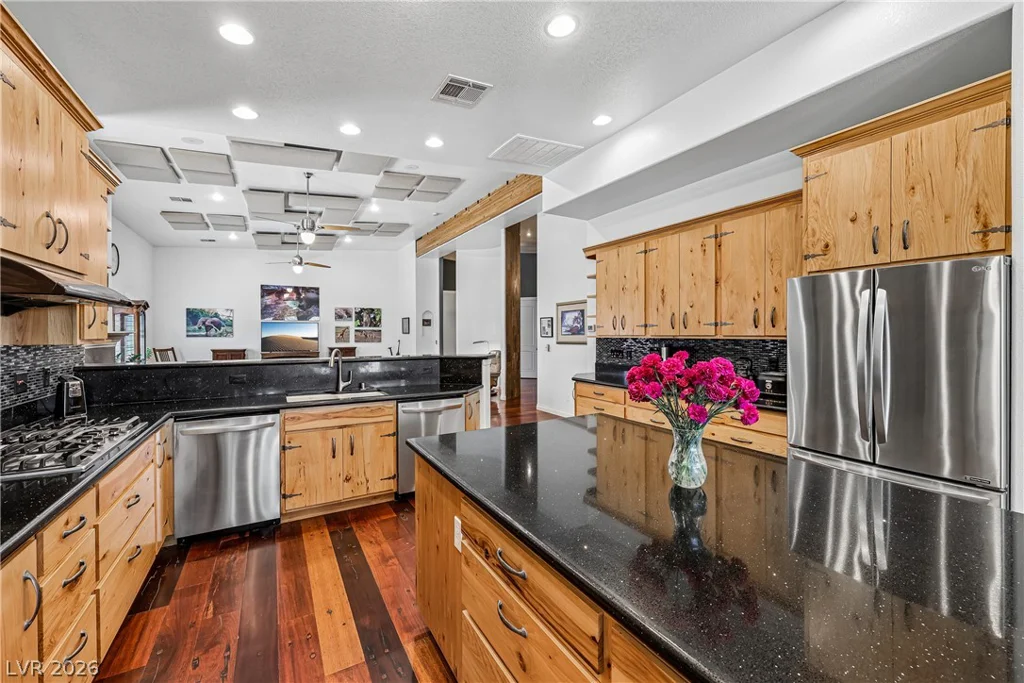 3910 Pebble, Las Vegas, NV 89139