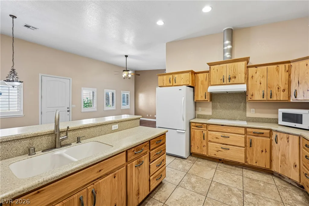 3910 Pebble, Las Vegas, NV 89139