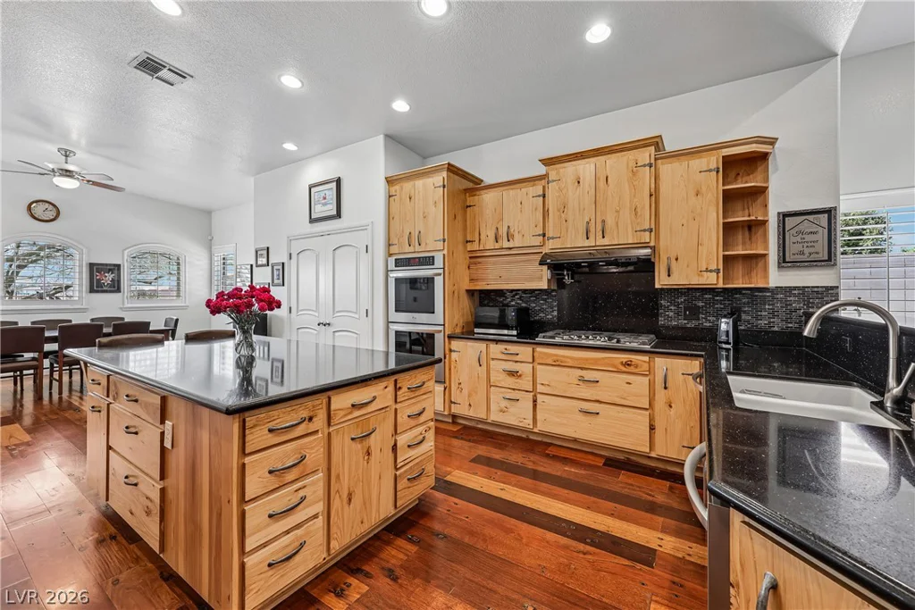 3910 Pebble, Las Vegas, NV 89139