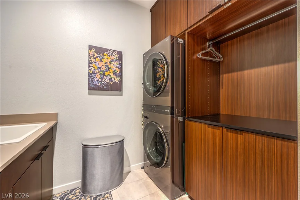 6841 Peakview, North Las Vegas, NV 89084