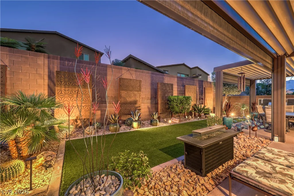 6841 Peakview, North Las Vegas, NV 89084