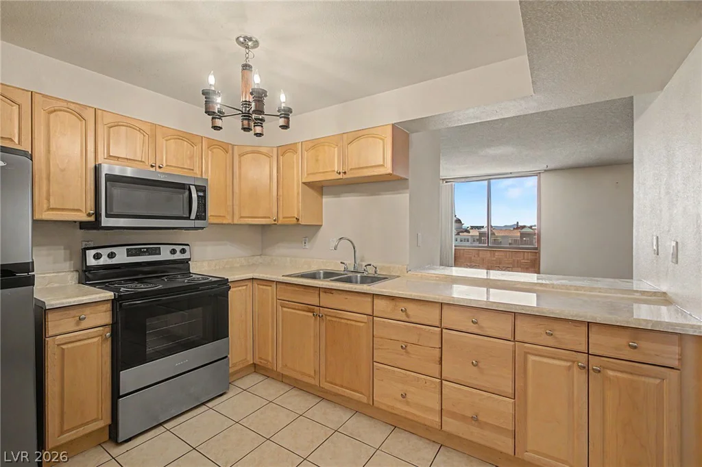 3930 University Center, Las Vegas, NV 89119