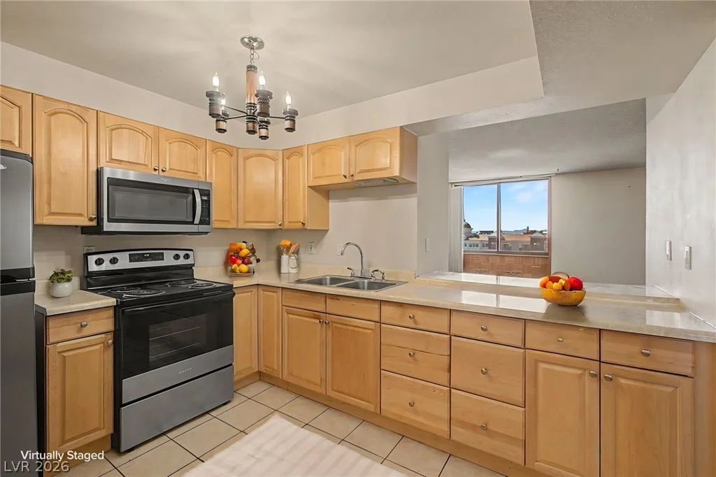3930 University Center, Las Vegas, NV 89119