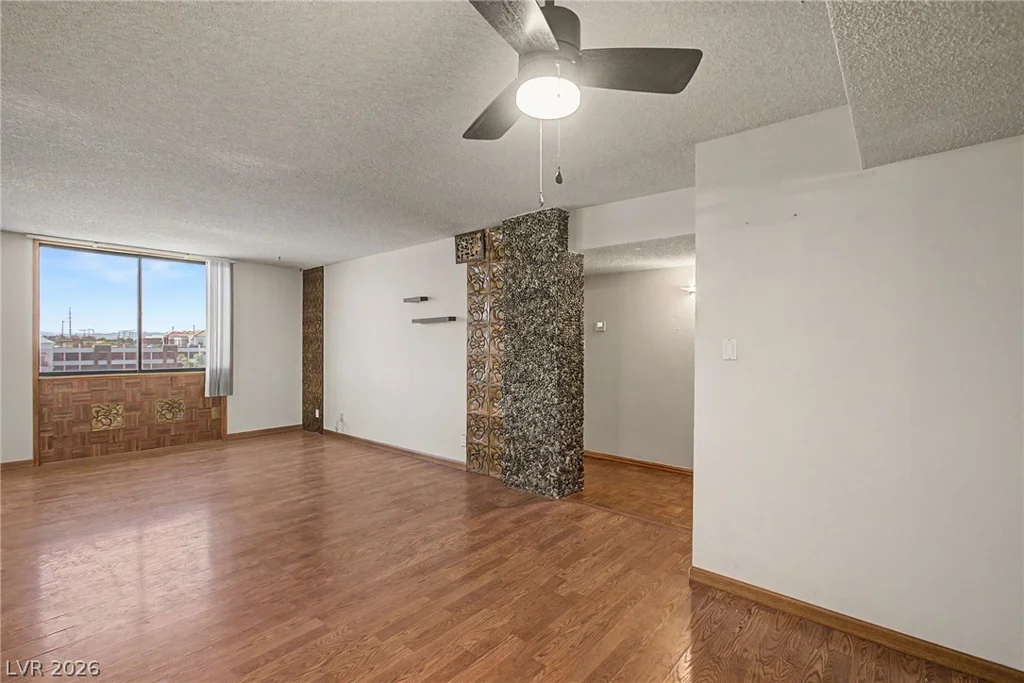 3930 University Center, Las Vegas, NV 89119