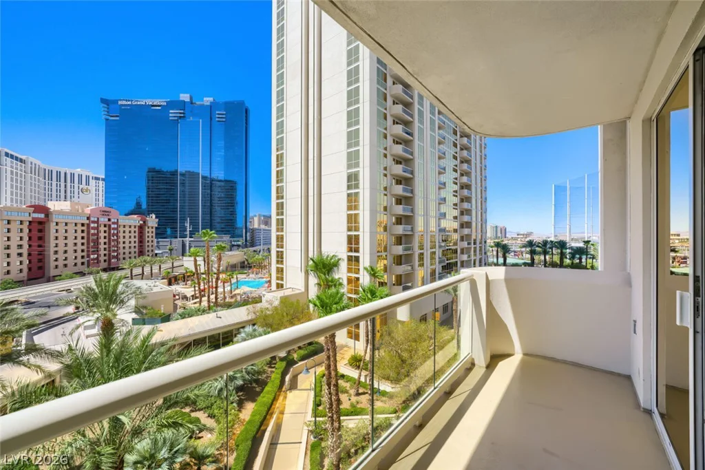 145 Harmon, Las Vegas, NV 89109