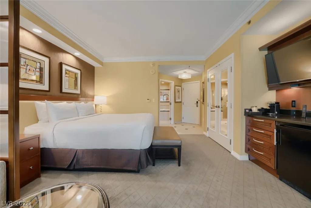 145 Harmon, Las Vegas, NV 89109