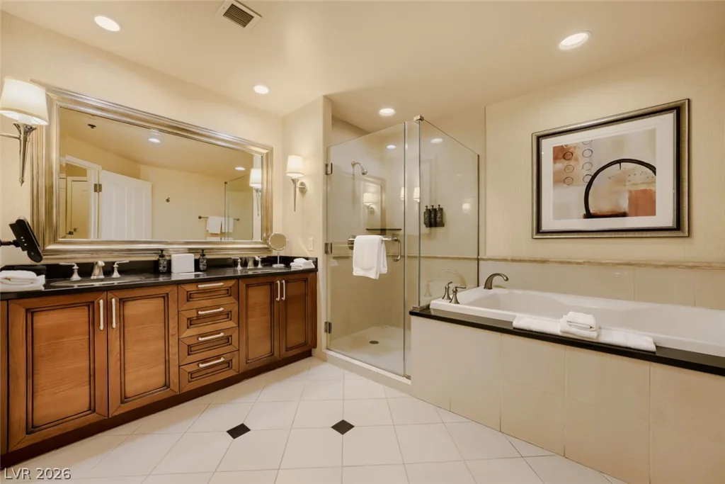 145 Harmon, Las Vegas, NV 89109