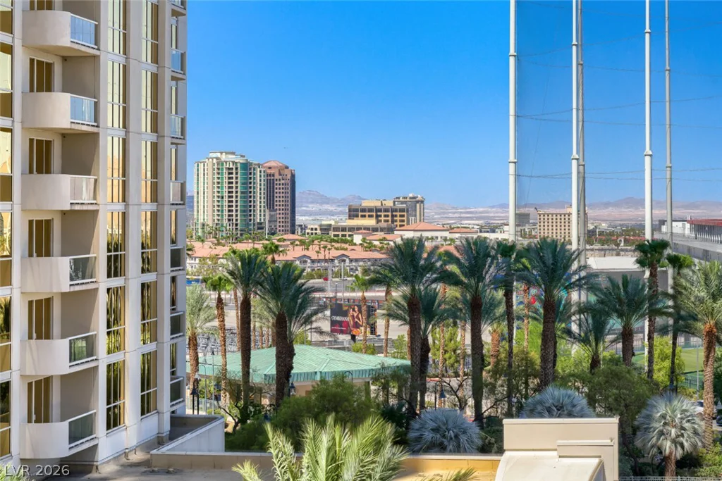 145 Harmon, Las Vegas, NV 89109