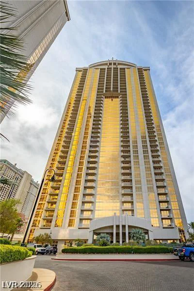 145 Harmon, Las Vegas, NV 89109